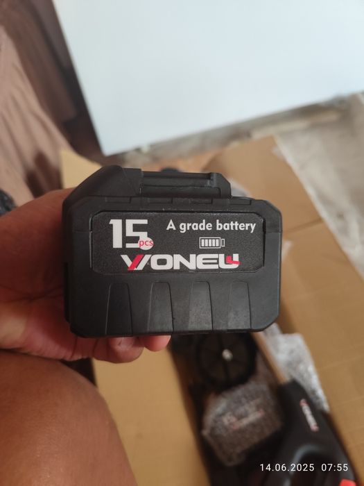 Аккумуляторный триммер для трвы