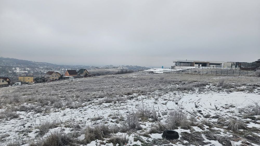 Teren construibil cu utilități strada Colinelor