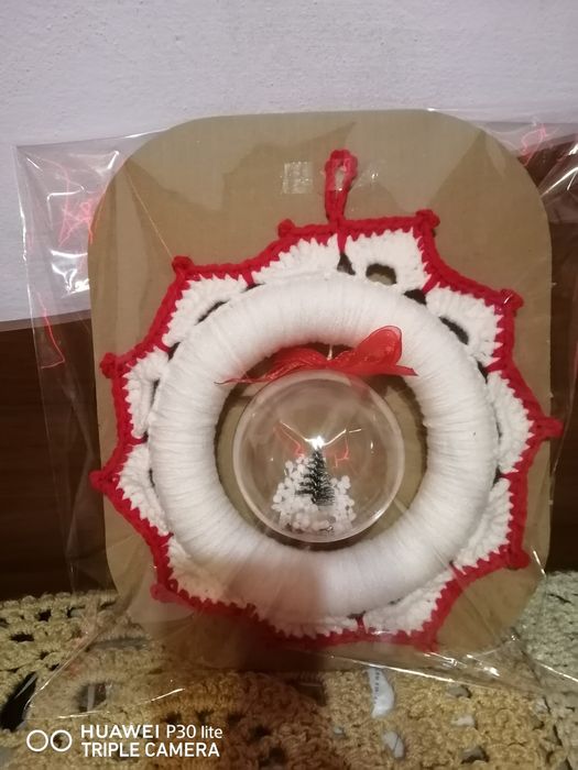 Ръчно изплетени коледни украси