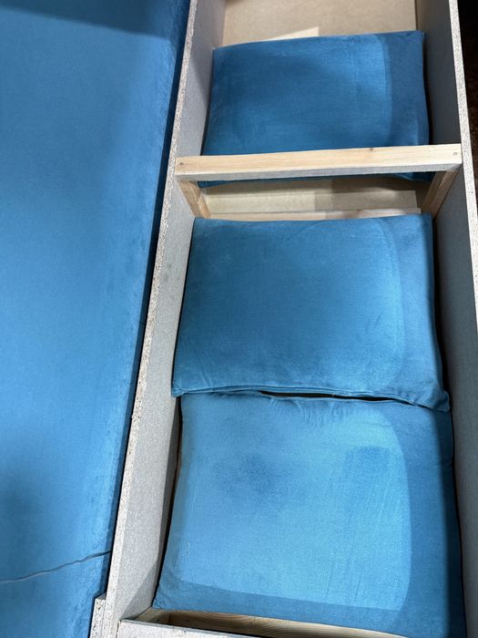 Продам диван 4 метра