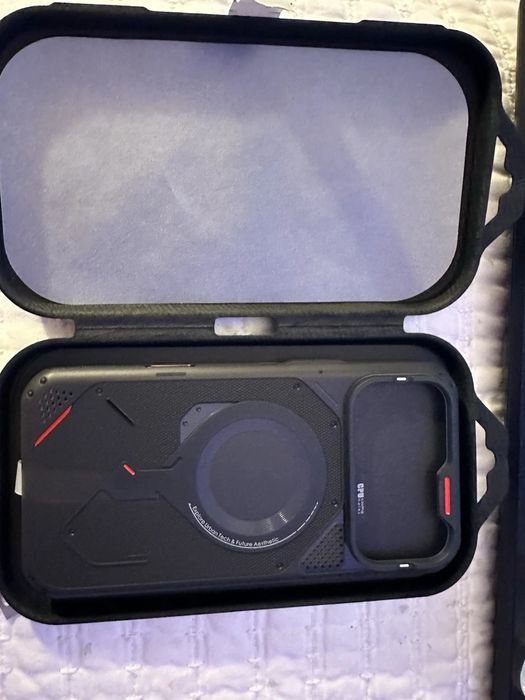 Чехол Magsafe Aulumu A17 for iPhone 17 Pro Max черный.