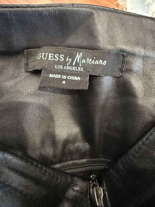 Юбки выше колена