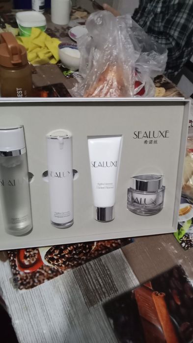 Прадаю набор касметику