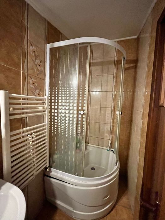 Inchiriez apartament cu 4 camere pretabil pentru grup de studenti