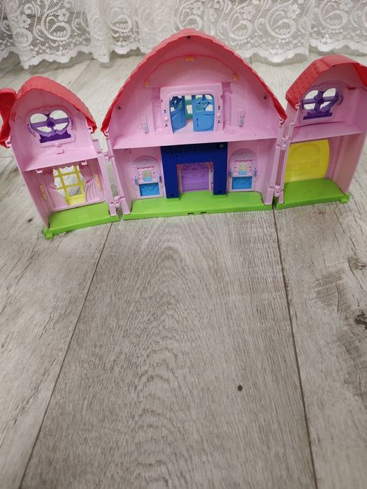 Домик игрушечный