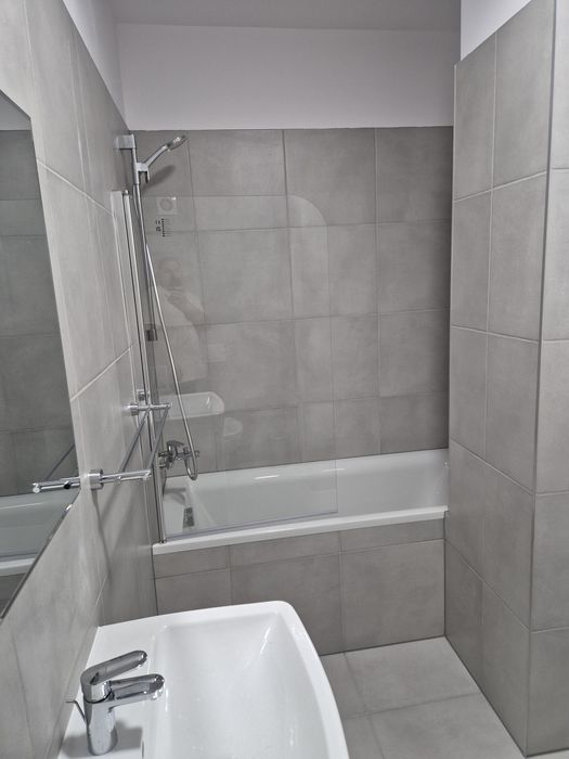 Proprietar inchiriez apartament si loc parcare campeador Torontalului Metro
