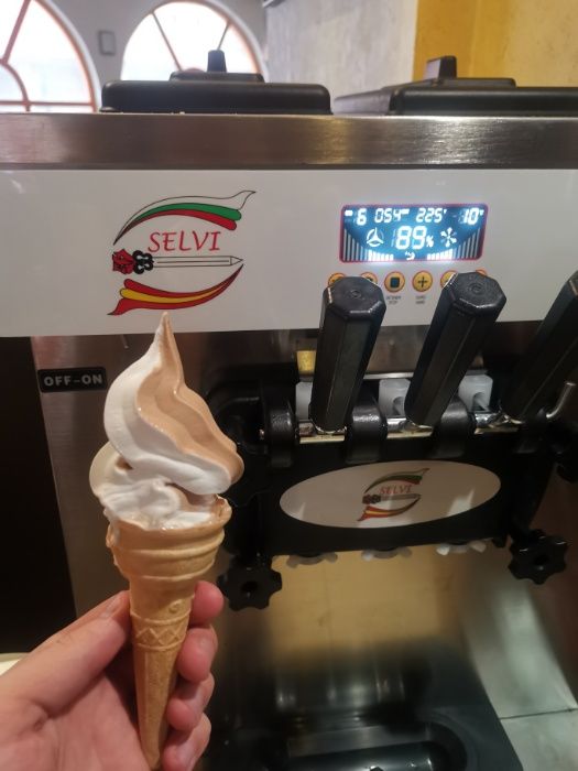 Сладолед машина Сладолед