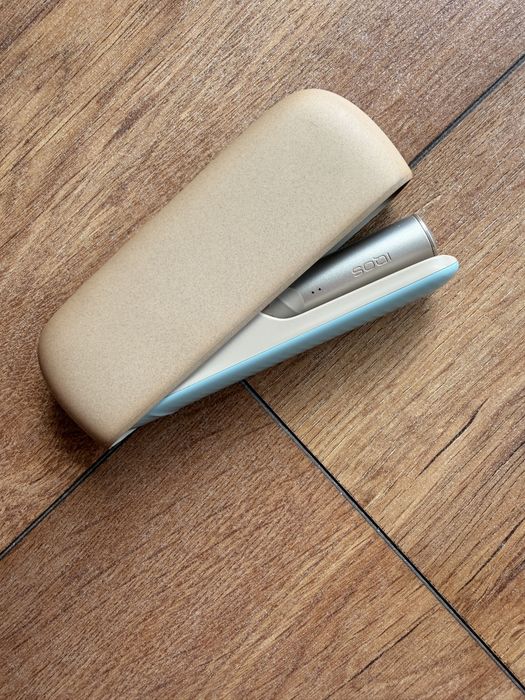 Iqos device utilizat auriu