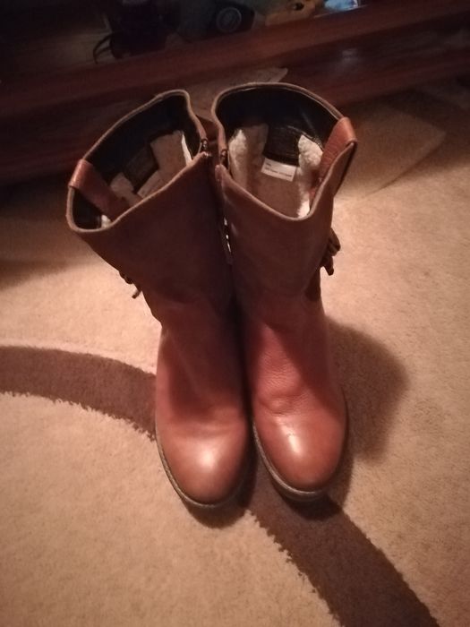 Vînd ghete de iarna