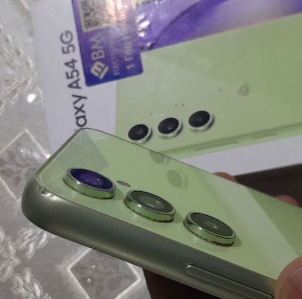 Samsung Galaxy A54 5G 8/256 GB.