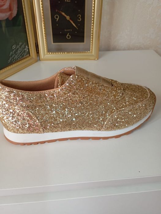 Продам женские макасы, кросовки 37-38