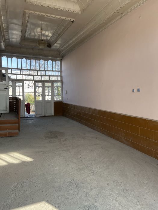 Ховли сотилади срочно