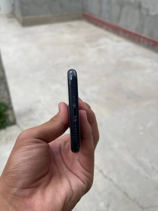 Iphone xr sotiladi 128gb xolati yaxshi