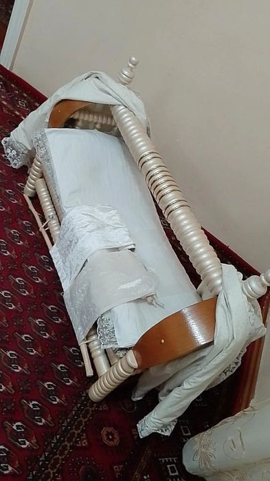 Бешик срочна сотилади йенги...