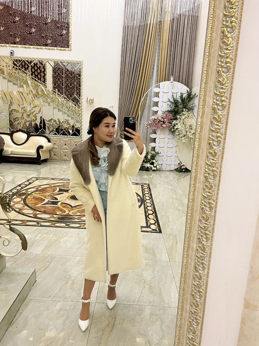 Пальто белая альпака