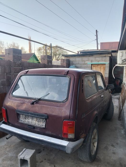 Продам ниву в среднем состоянии