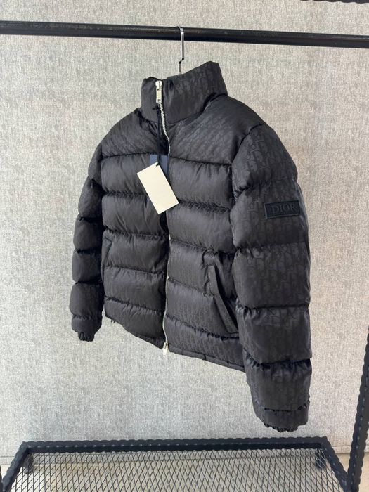 Greacă barbati Dior.Material impermeabil,calitate luxury. Toate mărimile disponibile