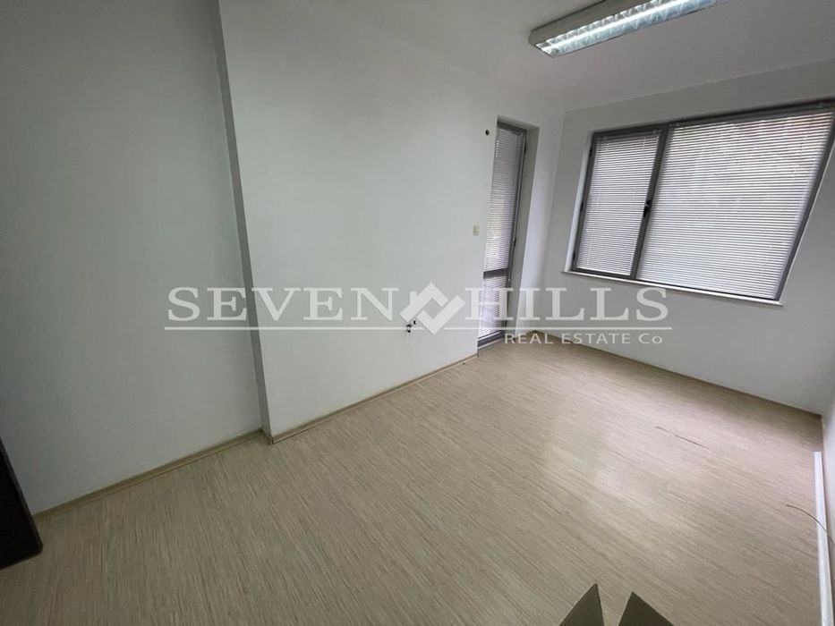 Дава се под наем Офис в Пловдив, Младежки Хълм - 100 кв.м за 459 € - Снимка #1
