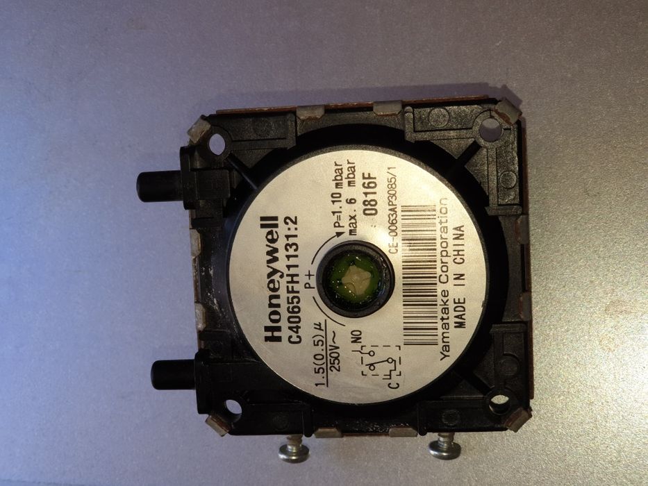 Presostat Aer Honeywell 1.10 mbar C4065FH1131:2 Ferroli FEReasy F24kw
