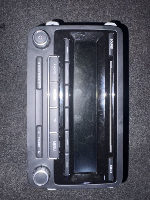 Vând radio CD original VW RCD310 – cod 1K0 035 186 AN