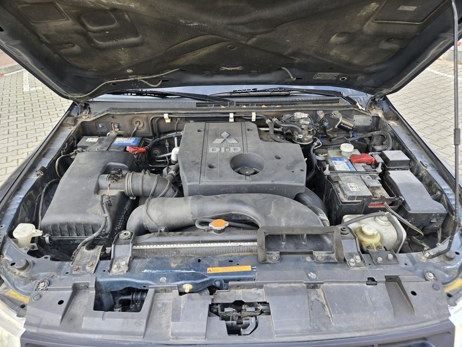 Mitsubishi Pajero 7 Locuri Automat Extra Full Stare Perfecta Unic Prop