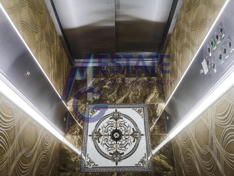 Продава целогодишно работещ Хотел в центъра на  кк.Слънчев Бряг