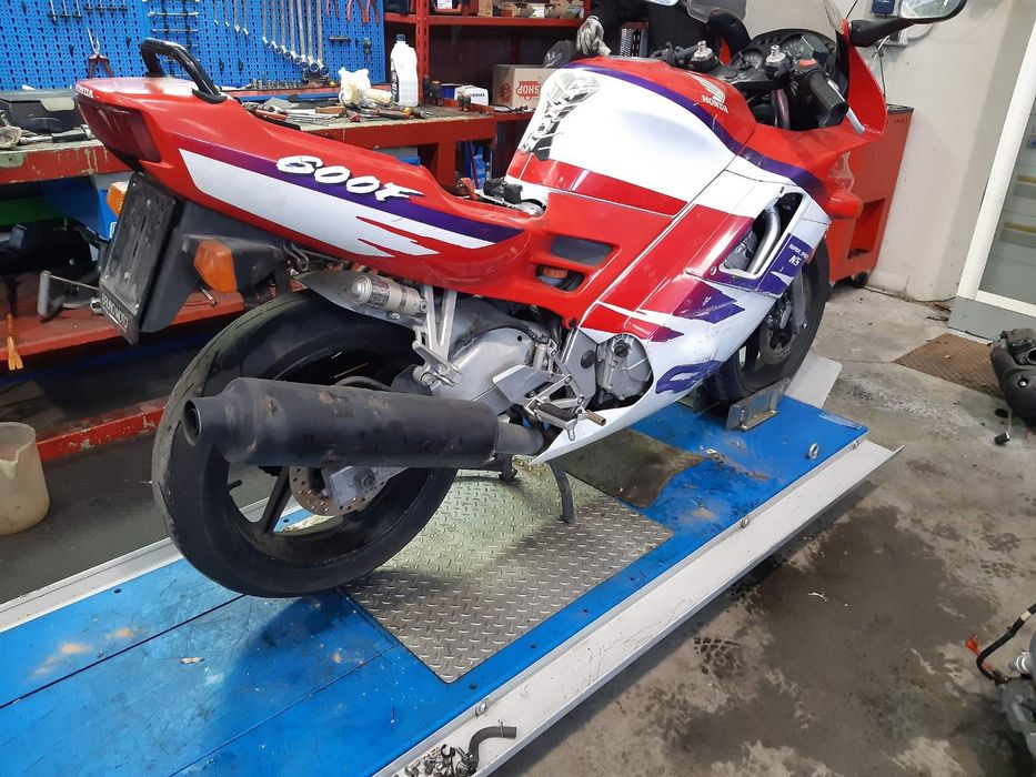 ХОНДА ЦБР ,ВTР( Honda CBR 1100 XX, F2, F3,F4i-600,Vtr 1000)на Части