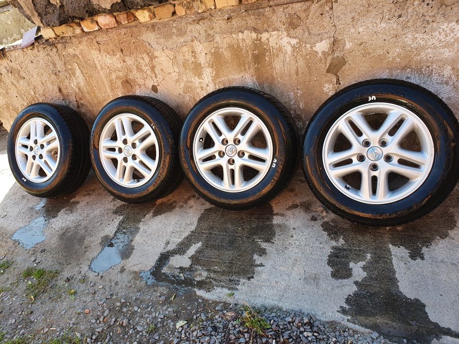 Комплект шин с лейкосплавными дисками