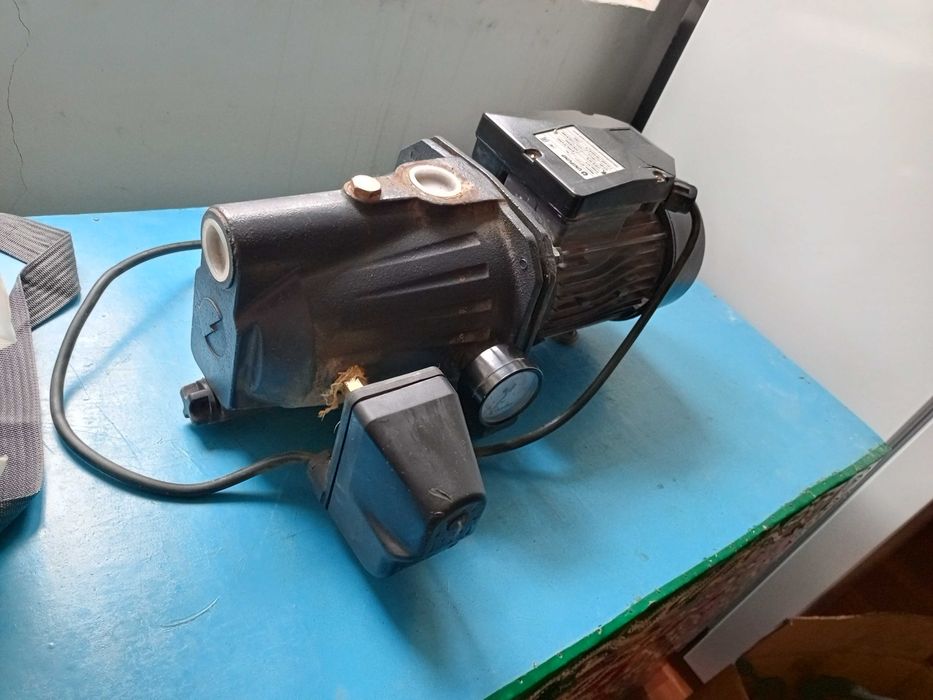 Самовсасывающий струйный насос