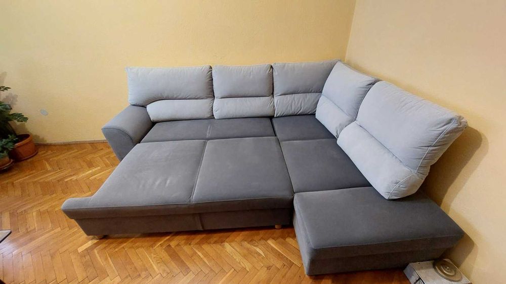 Голям диван като нов