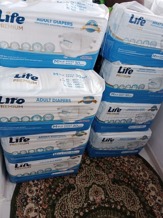 Продам подгузники Life Premium