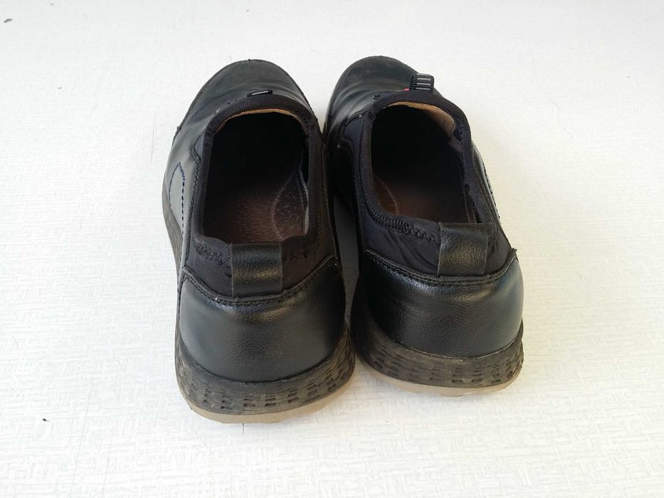 Туфли на мальчика 36 размер.