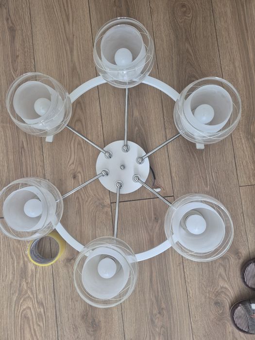 Люстра шестирожковая