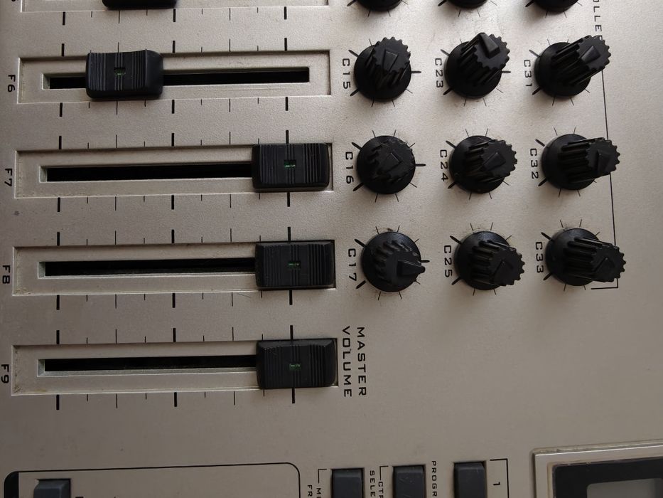 Evolution U-Control UC-33 MIDI controller