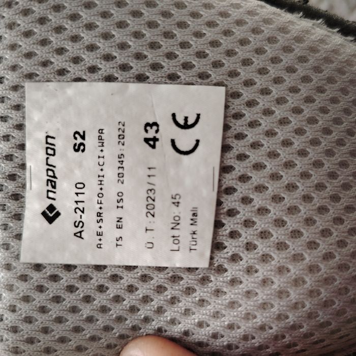 Bacanci din piele noi