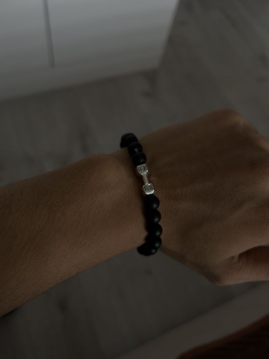 Черный браслет
