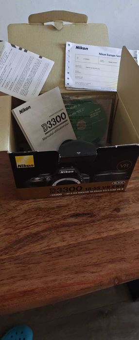 Kit Nikon D3300 + obiectiv AF-S DX 18-55mm f/3.5-5.6G VR II