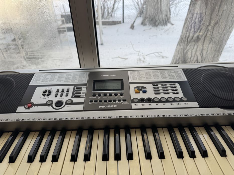 Продам синтезатор Cortland MK -922