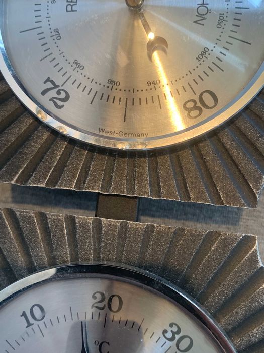 Барометър термометър влагомер