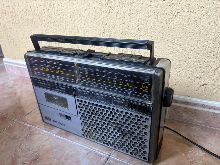 Radio casetofon ITT RC 2500 defect