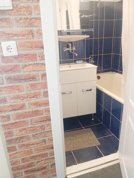 Inchiriez garsoniera zona Catedralai cu centrala proprie