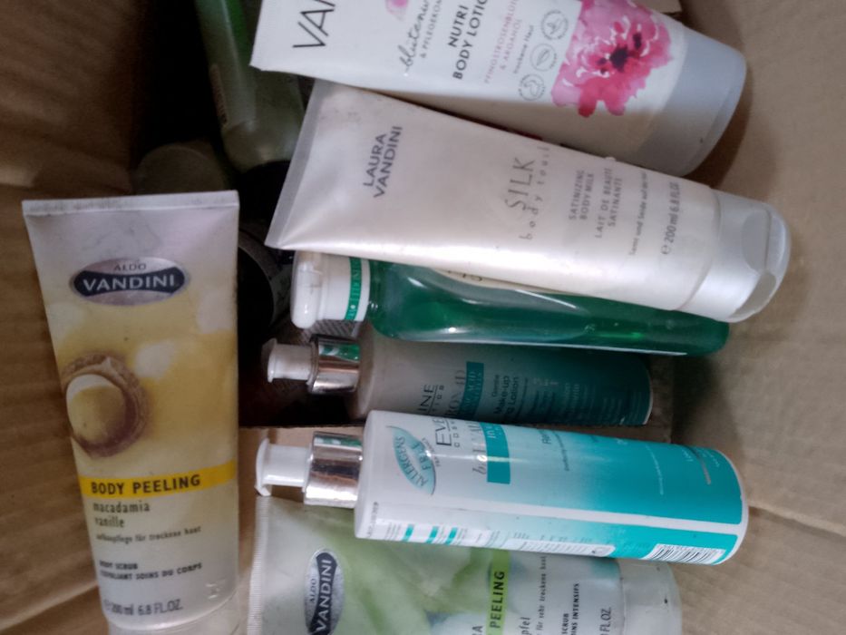 Козметика на едро и на склад