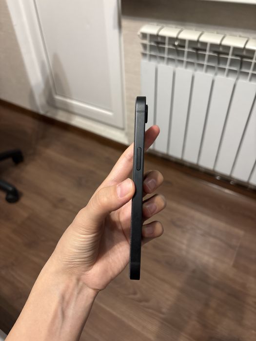 IPhone 16e в идеальном состоянии