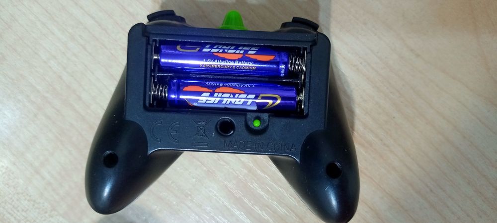 Машинка на пульте управления