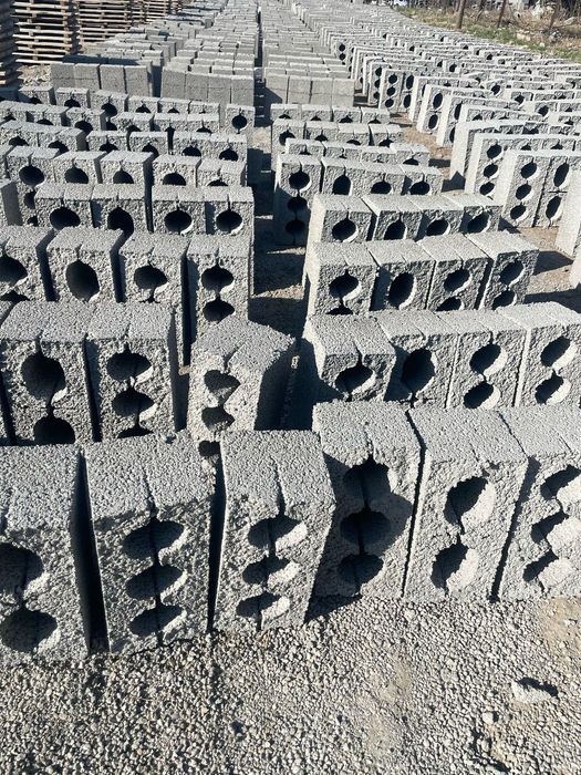 Строительный прессованный шлакоблок!