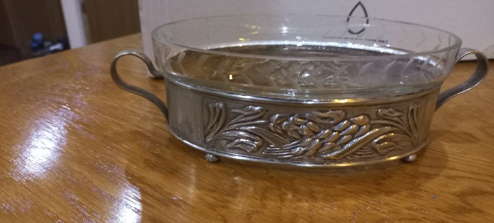 Fructiera cu vas detasabil