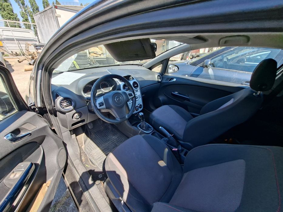 Dezmembrez Opel Corsa D 1.4B 2007 Z14XEP