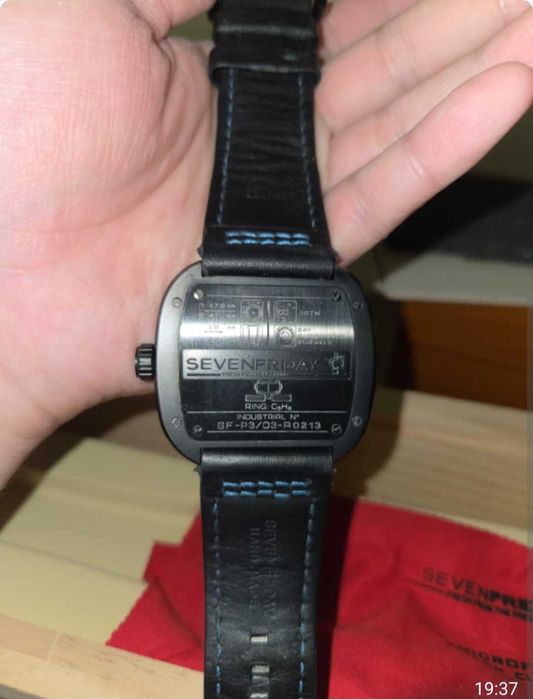 Часы sevenfriday