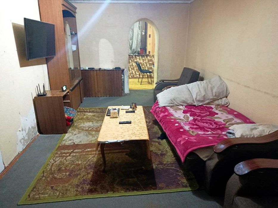 м.Буюк Ипак Йули Буз Базар 3(4)-комн 2/5 67 м² кирпич 2х6 бал без рем