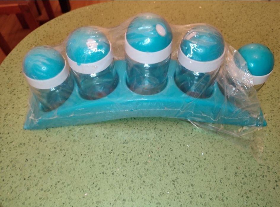 Продаётся набор для специй, стекло